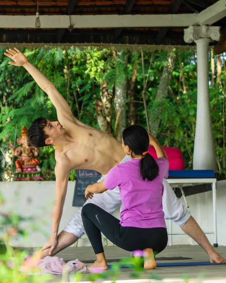 Welikande Yoga Retreats Hotel ดิกานา ภายนอก รูปภาพ